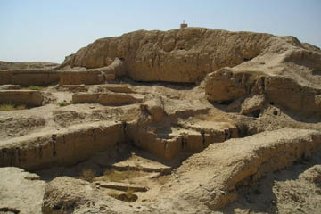 Ziggurat near the royal palace of Mari