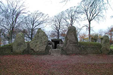 The view of Weyland's Smithy from the Ridgeway.
