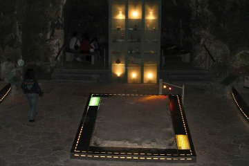 Molten glass at Beth Shearim