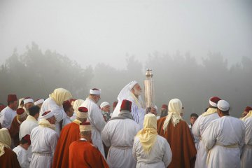 Samaritans praying on Mt Gerizim